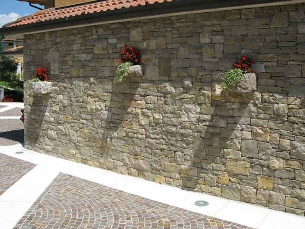 Crafted Dry Stone Wall - Rustic Toscana for the Seattle area including Olympia, Kirkland, Mercer Island, Bellevue, Redmond, Woodinville, Sammamish, Issaquah, Maple Valley, Bothell, Shoreline, Edmonds, Lynnwood, Bainbridge Island, Bremerton, Renton, Kent, Everett, Snohomish, Snoqualmie, and Tacoma.